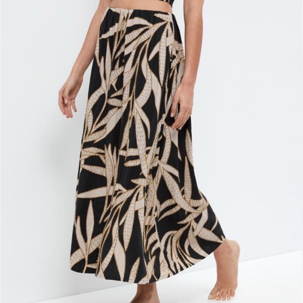 TWO PIECE SET • NEW WITH TAGS Magaschoni Black and Cream Leaf Maxi Skirt and top